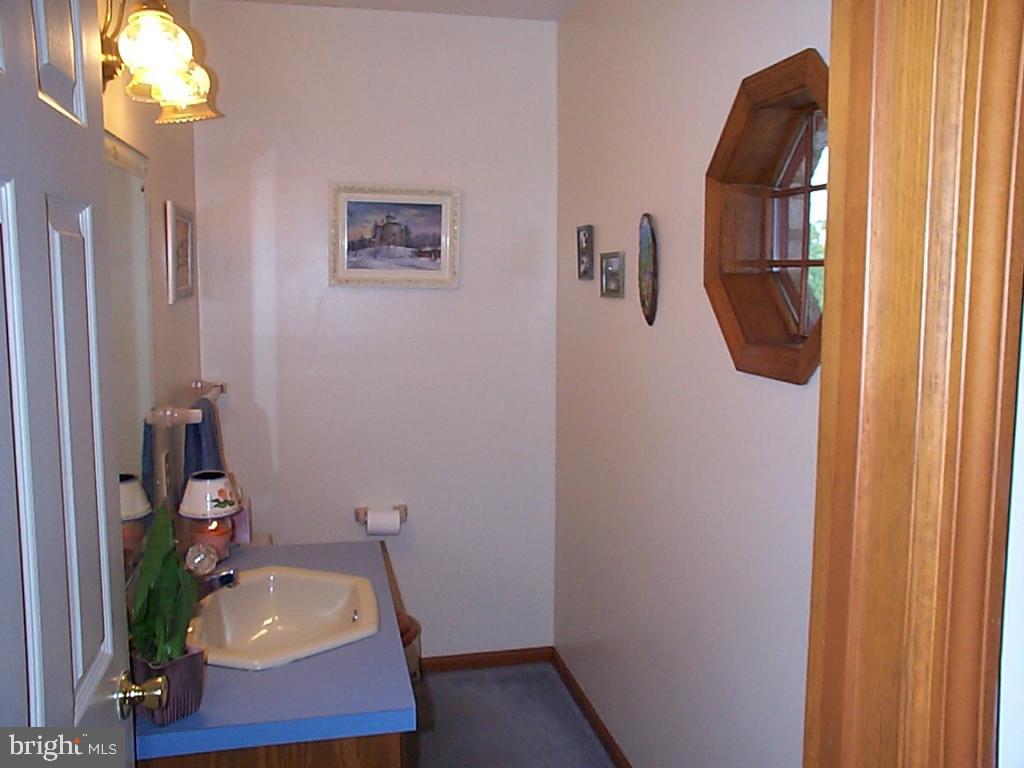 224 Bomberger Road Akron, PA 17501 - Photo 17 of 37