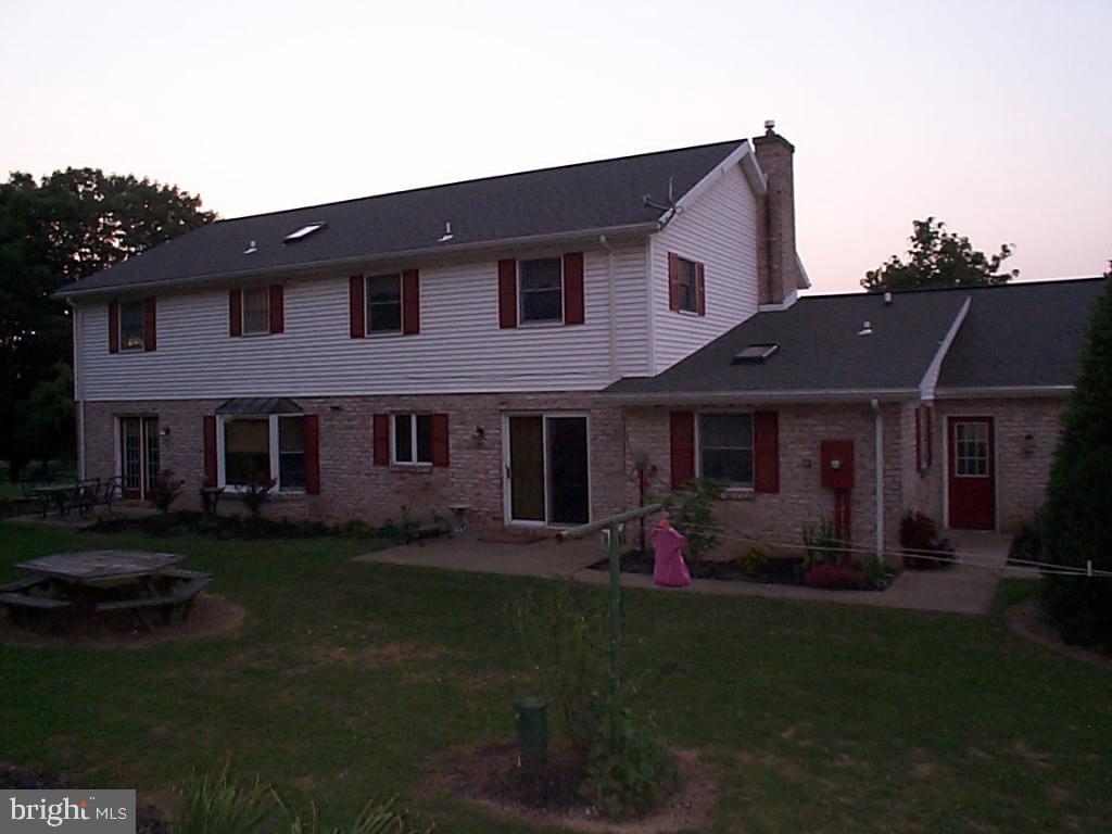 224 Bomberger Road Akron, PA 17501 - Photo 4 of 37