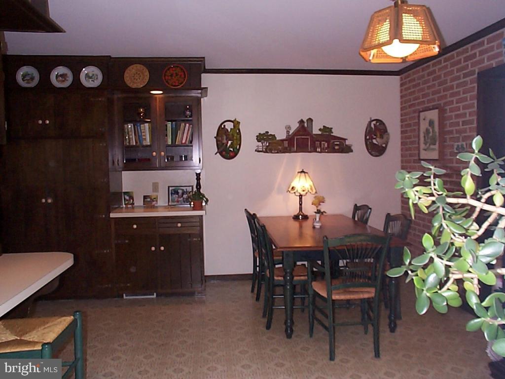 224 Bomberger Road Akron, PA 17501 - Photo 8 of 37
