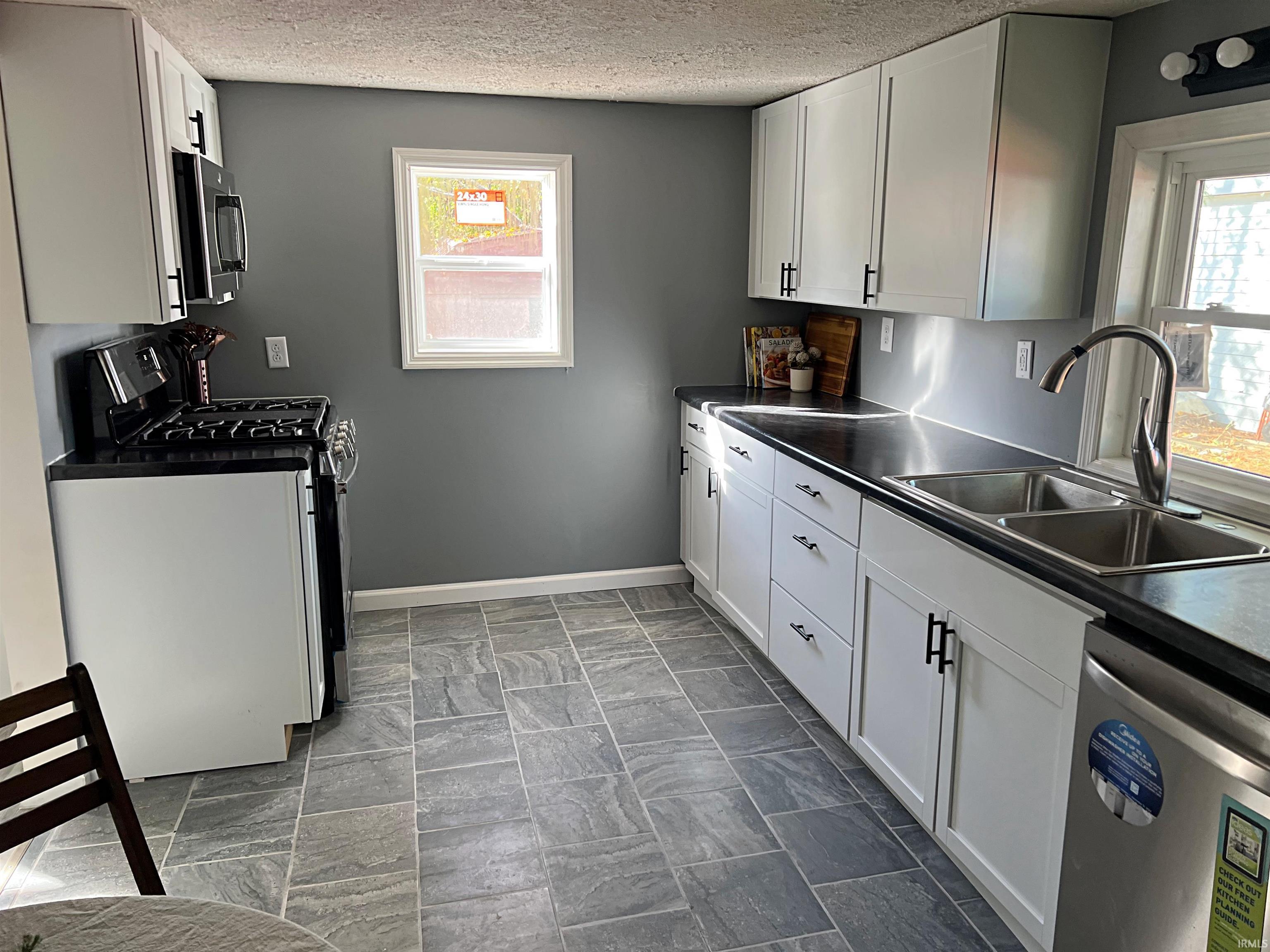 982 8th Street Northwest Linton, IN 47441 - Photo 5 of 14