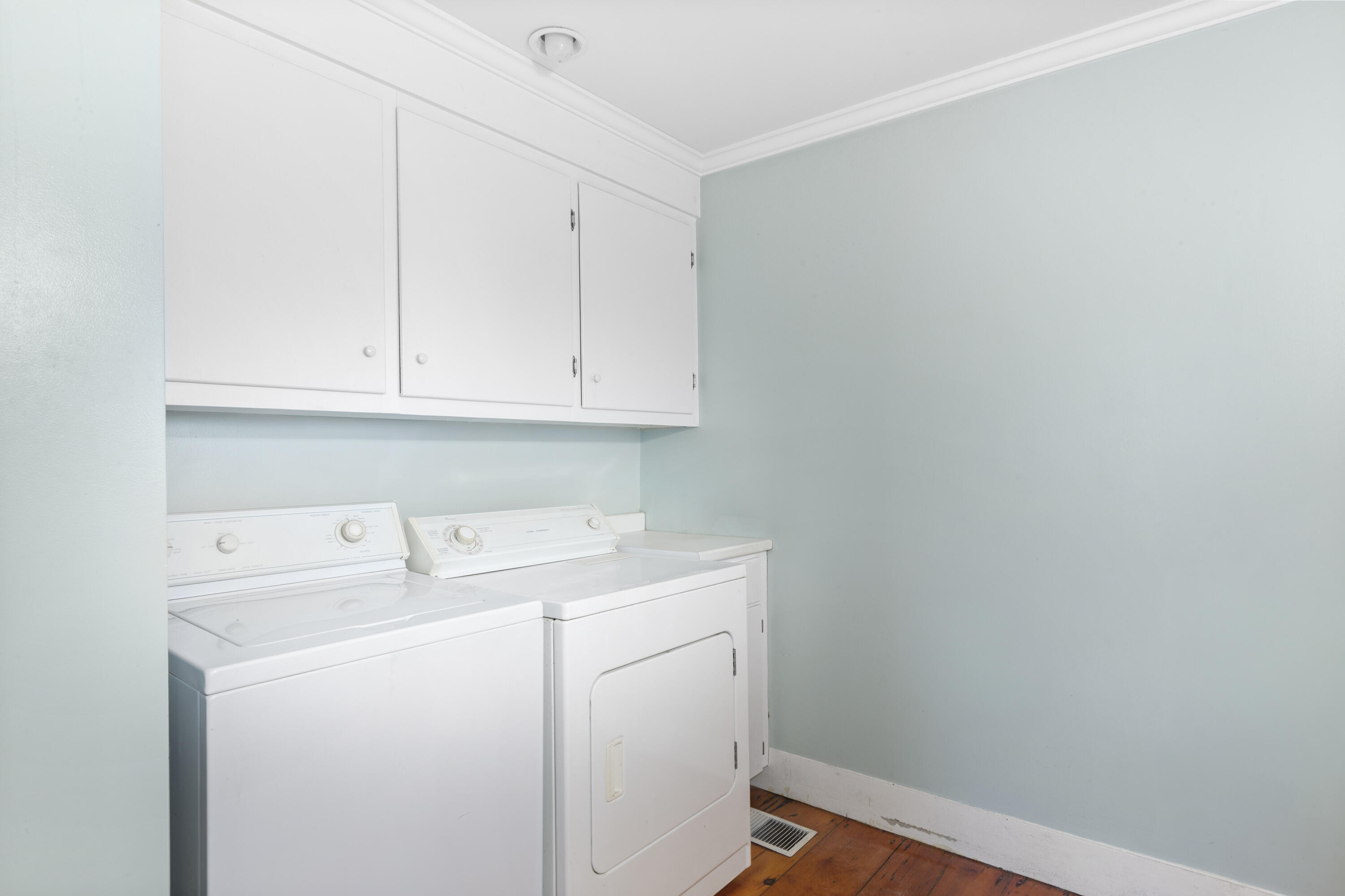 27 Court Street, Unit 1 Belfast, ME 04915 - Photo 15 of 32 22-27CourtSt-Unit1-Belfast