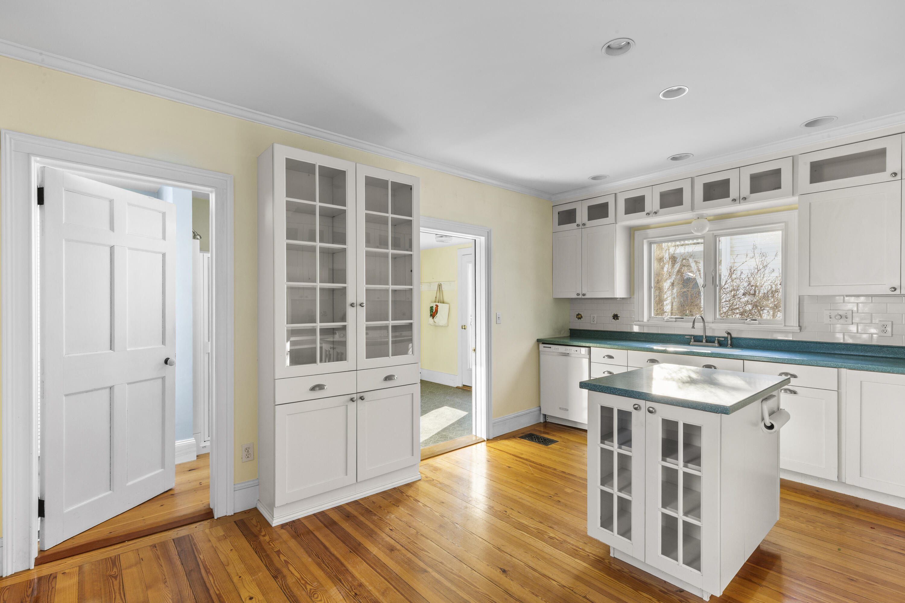 27 Court Street, Unit 1 Belfast, ME 04915 - Photo 5 of 32 09-27CourtSt-Unit1-Belfast