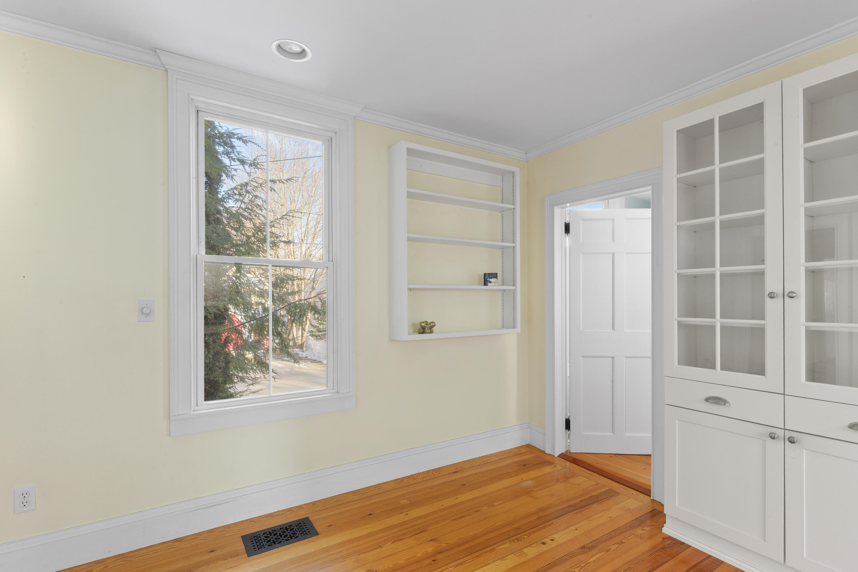 27 Court Street, Unit 1 Belfast, ME 04915 - Photo 7 of 32 11-27CourtSt-Unit1-Belfast