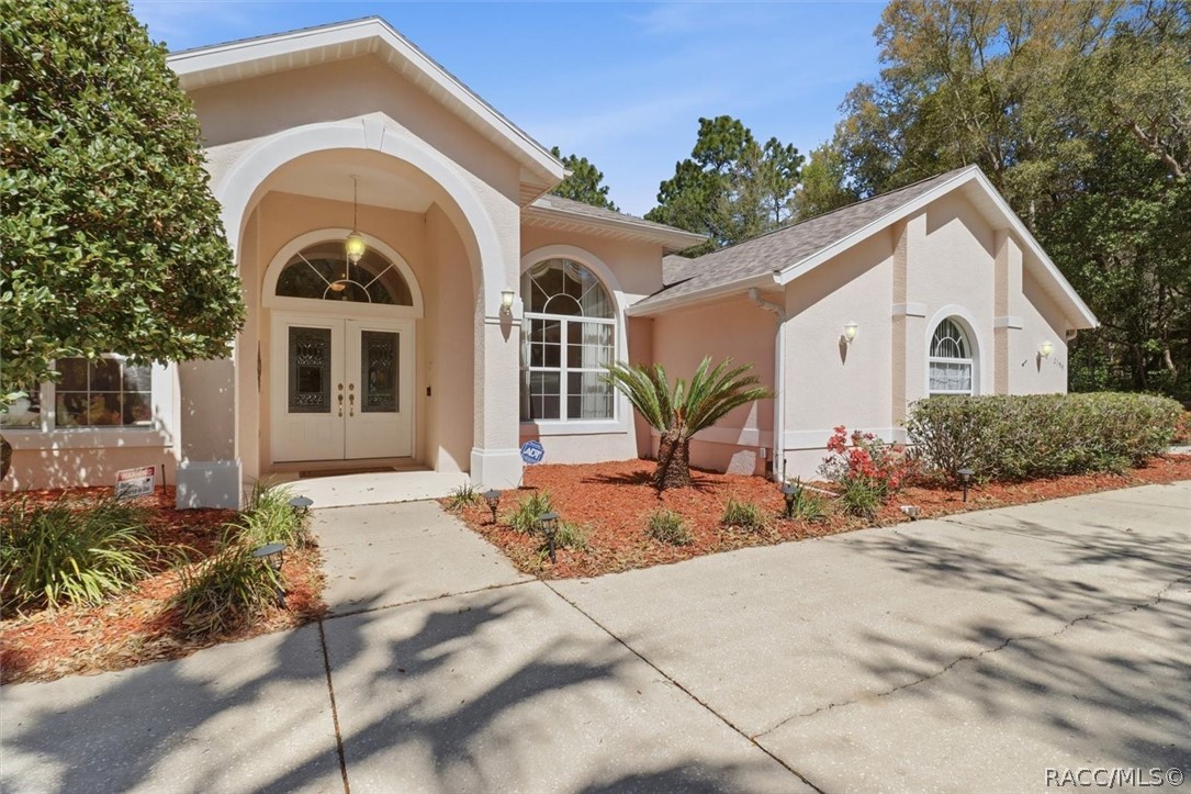 2399 West Pine Ridge Boulevard Beverly Hills, FL 34465 - Photo 3 of 46