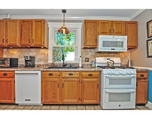 35 Juniper Road Worcester, MA 01602 - Photo 6 of 28 Gallery Image 6