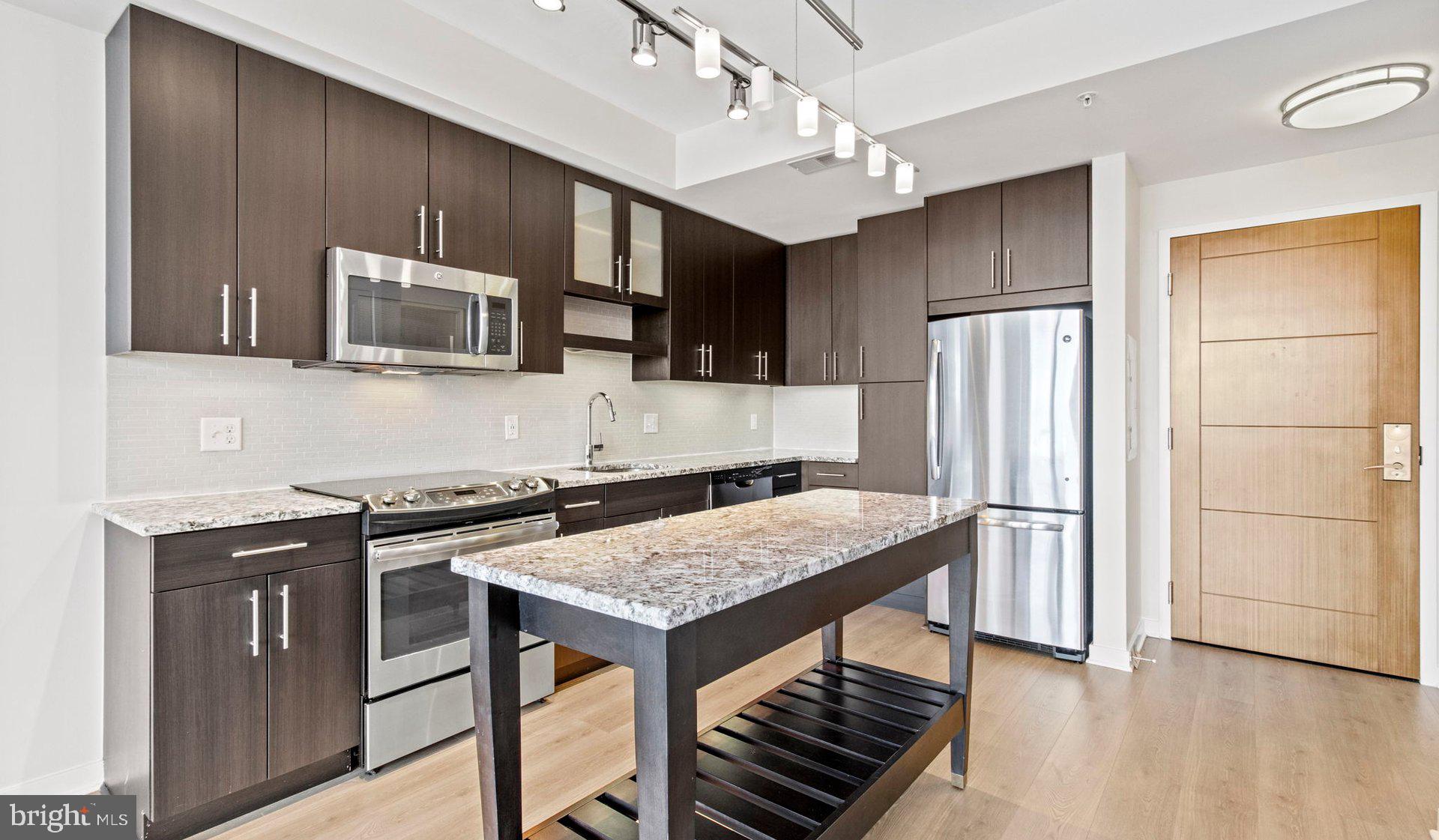 8300 Wisconsin Avenue, Unit 2B1617 Bethesda, MD 20814 - Photo 50 of 150