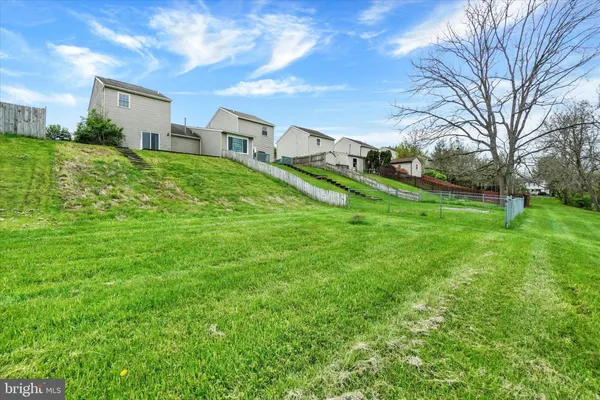 $180,000 | 3419 Glen Hollow Drive, Dover, PA 17315