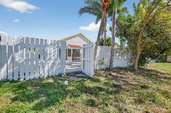 $4,200 | 22732 Pickerel Circle, Boca Raton, FL 33428