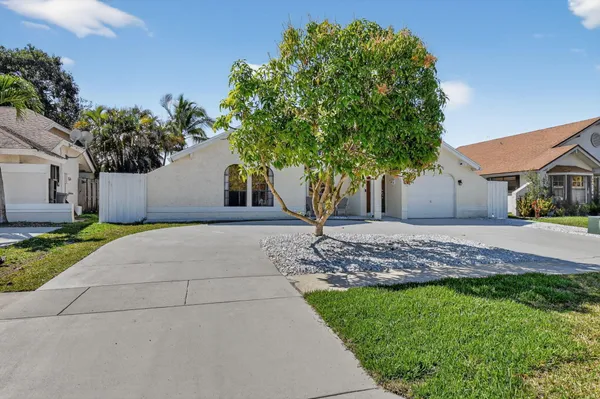 $4,200 | 22732 Pickerel Circle, Boca Raton, FL 33428