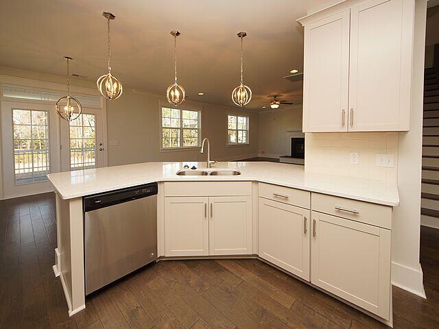 107 Riley Farms Court Summerville, SC 29486 - Photo 9 of 21 cS-Uk7V8.jpeg