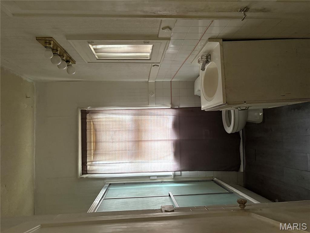 230 Randolph Avenue Ferguson, MO 63135 - Photo 8 of 13