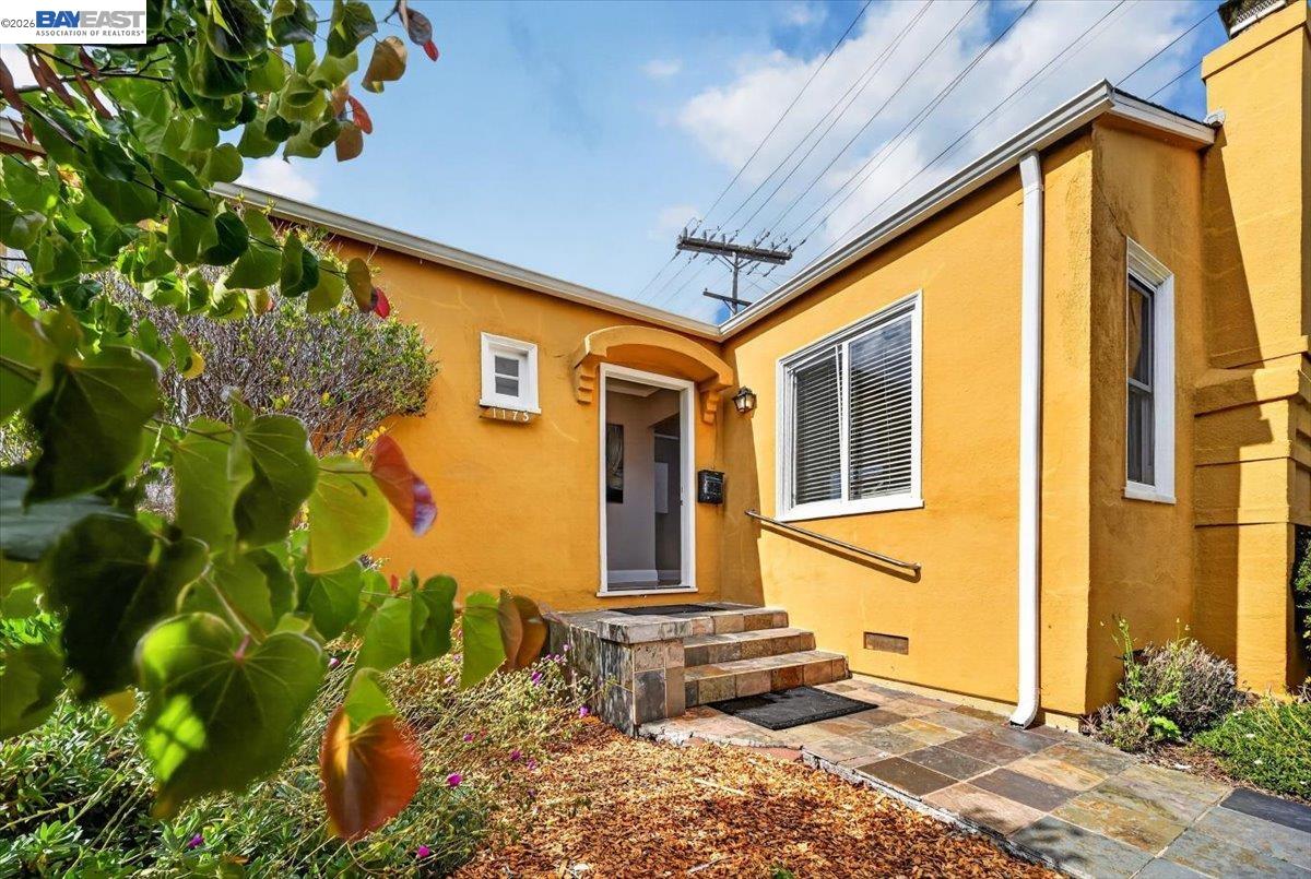 1175 Camelia Street Berkeley, CA 94702 - Photo 5 of 58