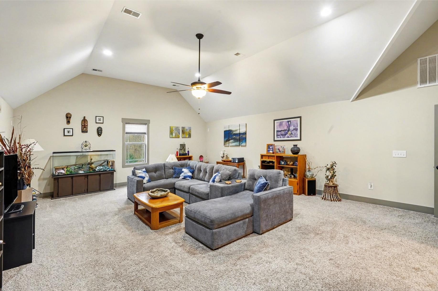 548 Strudwick Avenue Goodlettsville, TN 37072 - Photo 5 of 54 a living room with furniture and a chandelier