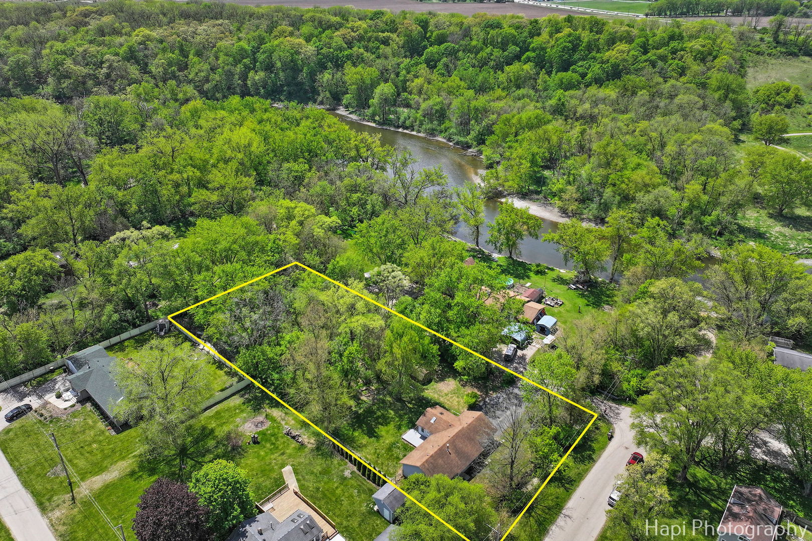305 Pokagon Drive Algonquin, IL 60102 - Photo 2 of 28 an aerial view of a house