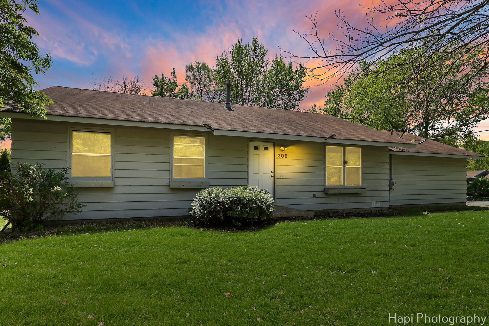 305 Pokagon Drive Algonquin, IL 60102 - Photo 26 of 28 a view of a backyard of the house