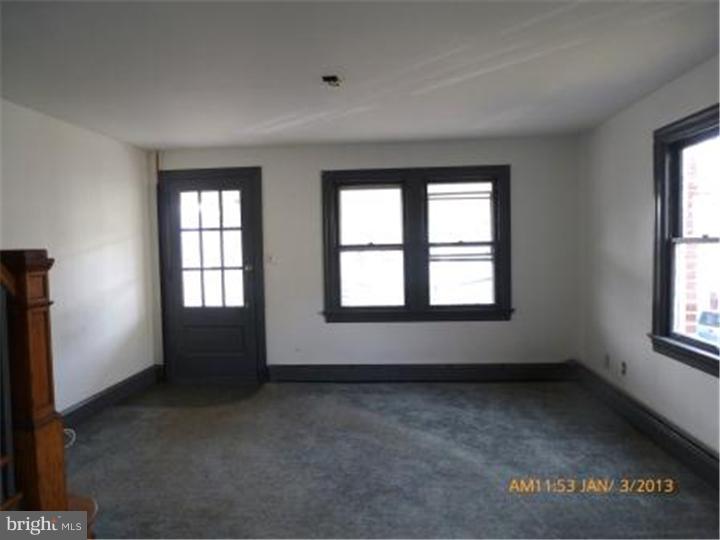 219 Lungren Road Media, PA 19063 - Photo 3 of 14 Living Room