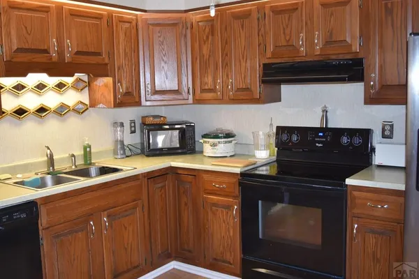 $220,000 | 2111 Chatalet Lane, Unit K, Pueblo, CO 81005