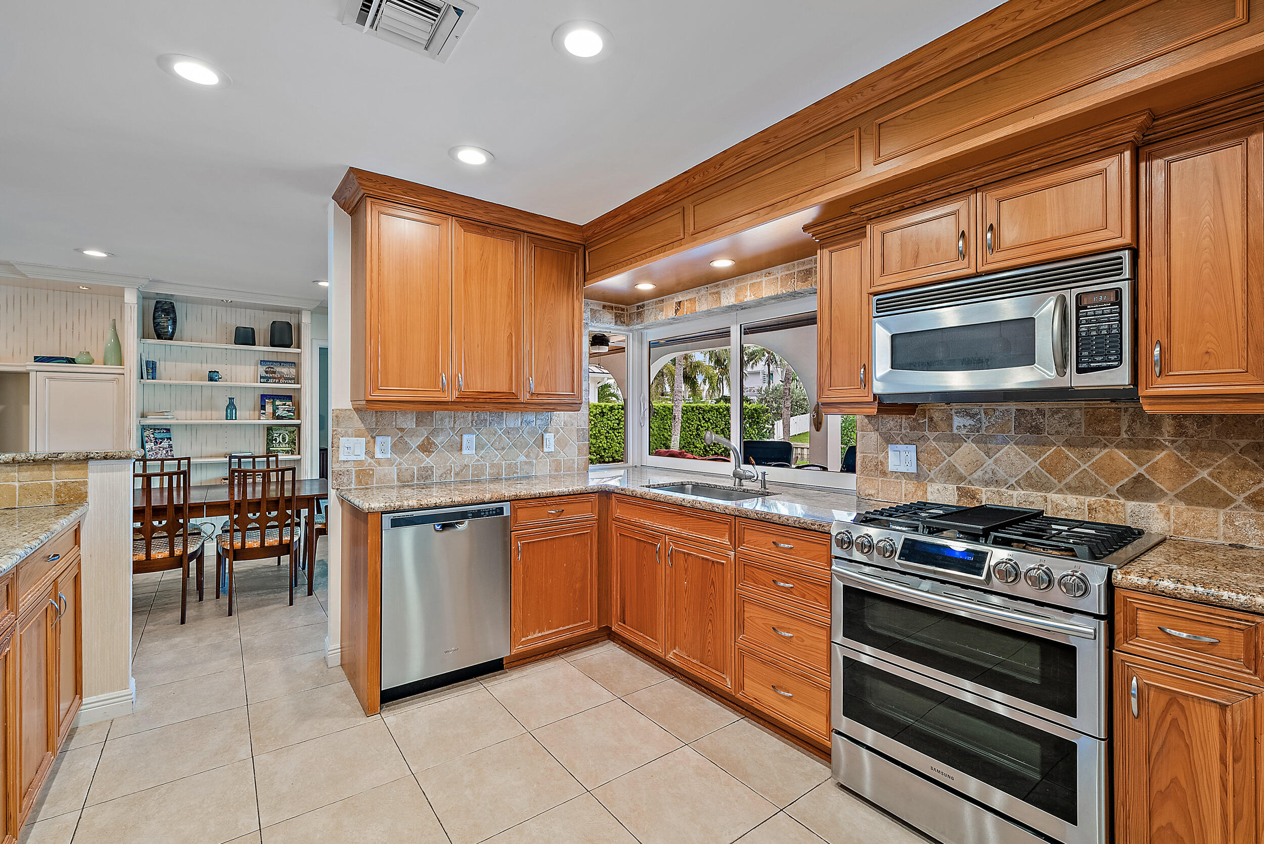 19165 Waterway Road Jupiter, FL 33469 - Photo 25 of 45 Kitchen