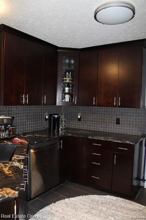 895 Spirea Howell, MI 48843 - Photo 9 of 46 Gallery Image 9