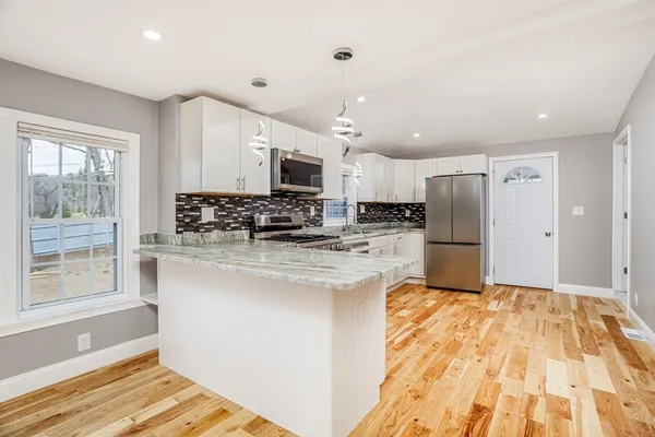 $449,900 | 104 Youngs Road, Lunenburg, MA 01462