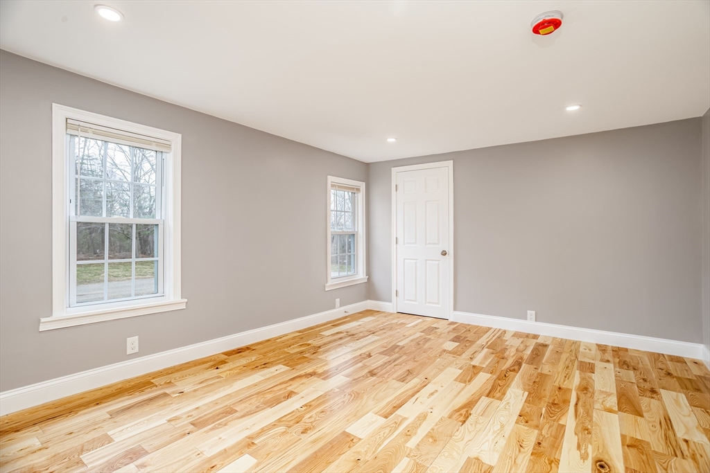 104 Youngs Road Lunenburg, MA 01462 - Photo 12 of 23