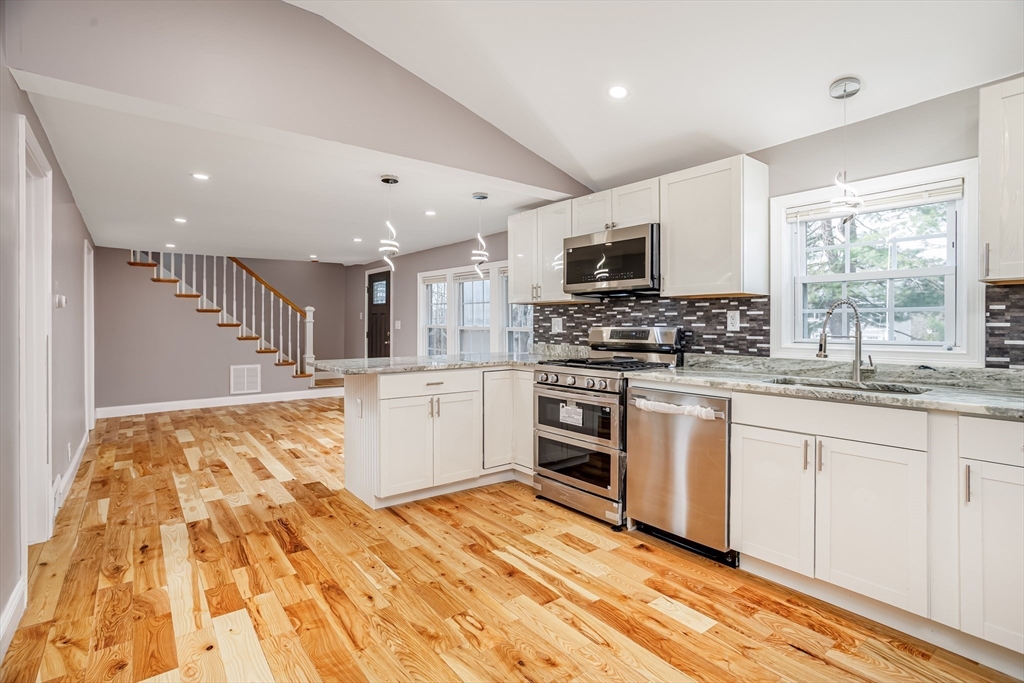 104 Youngs Road Lunenburg, MA 01462 - Photo 3 of 23