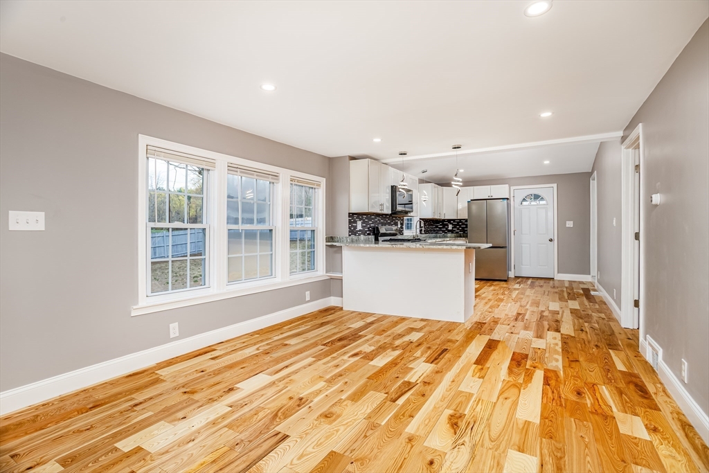 104 Youngs Road Lunenburg, MA 01462 - Photo 5 of 23