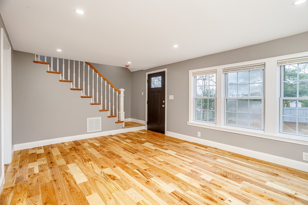 104 Youngs Road Lunenburg, MA 01462 - Photo 8 of 23