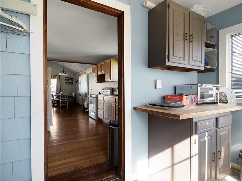 7025 Lake Bluff Road Huron, NY 14590 - Photo 20 of 33 kitchen
