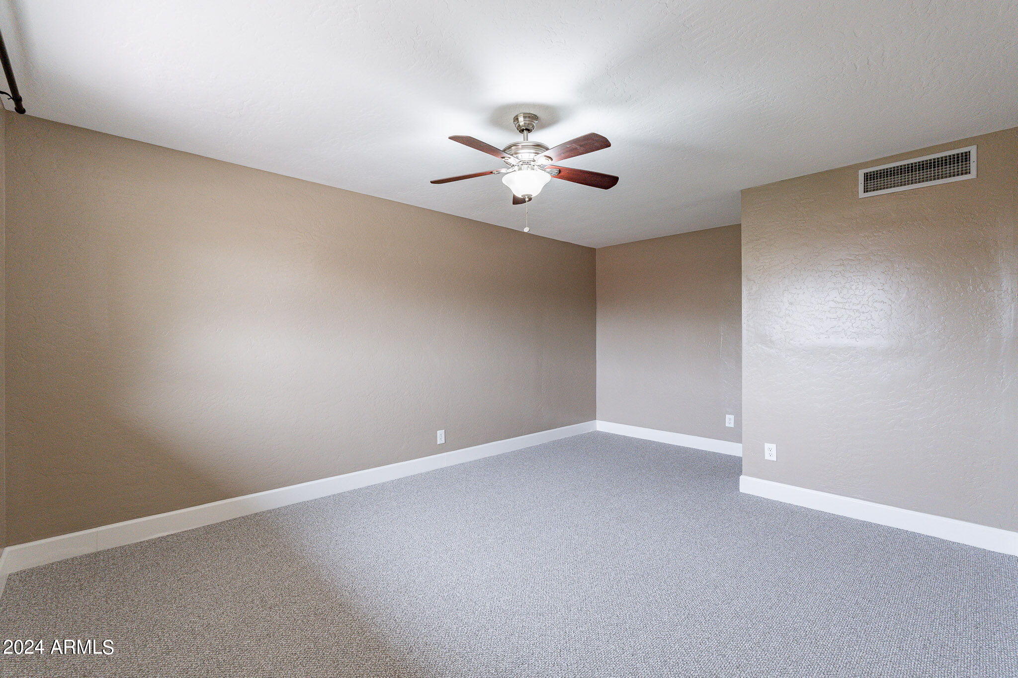 1320 East Orchid Lane Phoenix, AZ 85020 - Photo 26 of 48 a view of an empty room