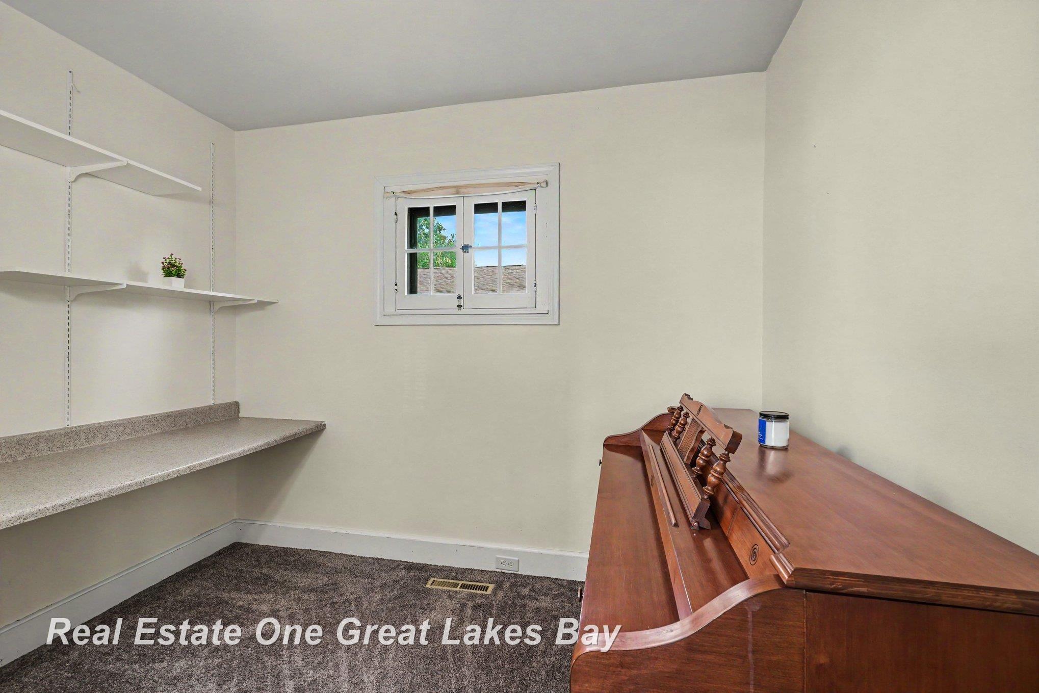 1008 South Sherman Street Bay City, MI 48708 - Photo 8 of 29 Gallery Image 8