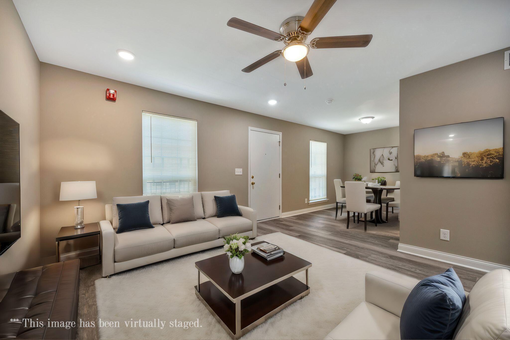 900 Mountain Creek Road, Unit 173 Chattanooga, TN 37405 - Photo 5 of 24 Jicks living room 2