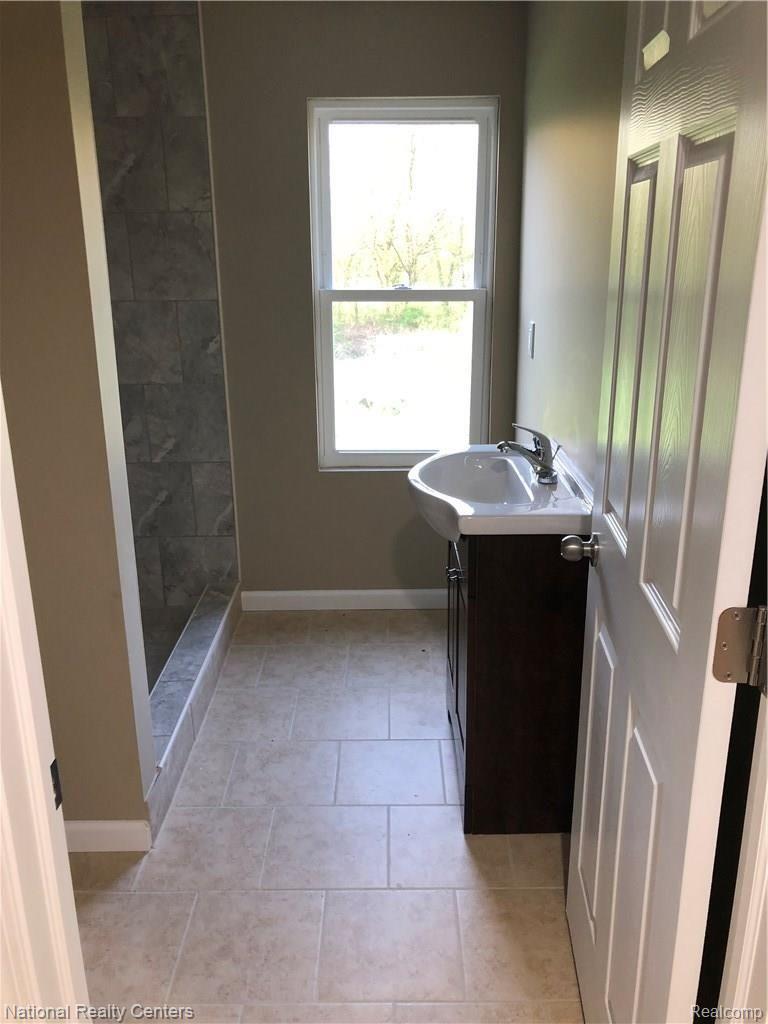 21800 Carleton West Road Belleville, MI 48111 - Photo 13 of 22 IMG_1216.jpg