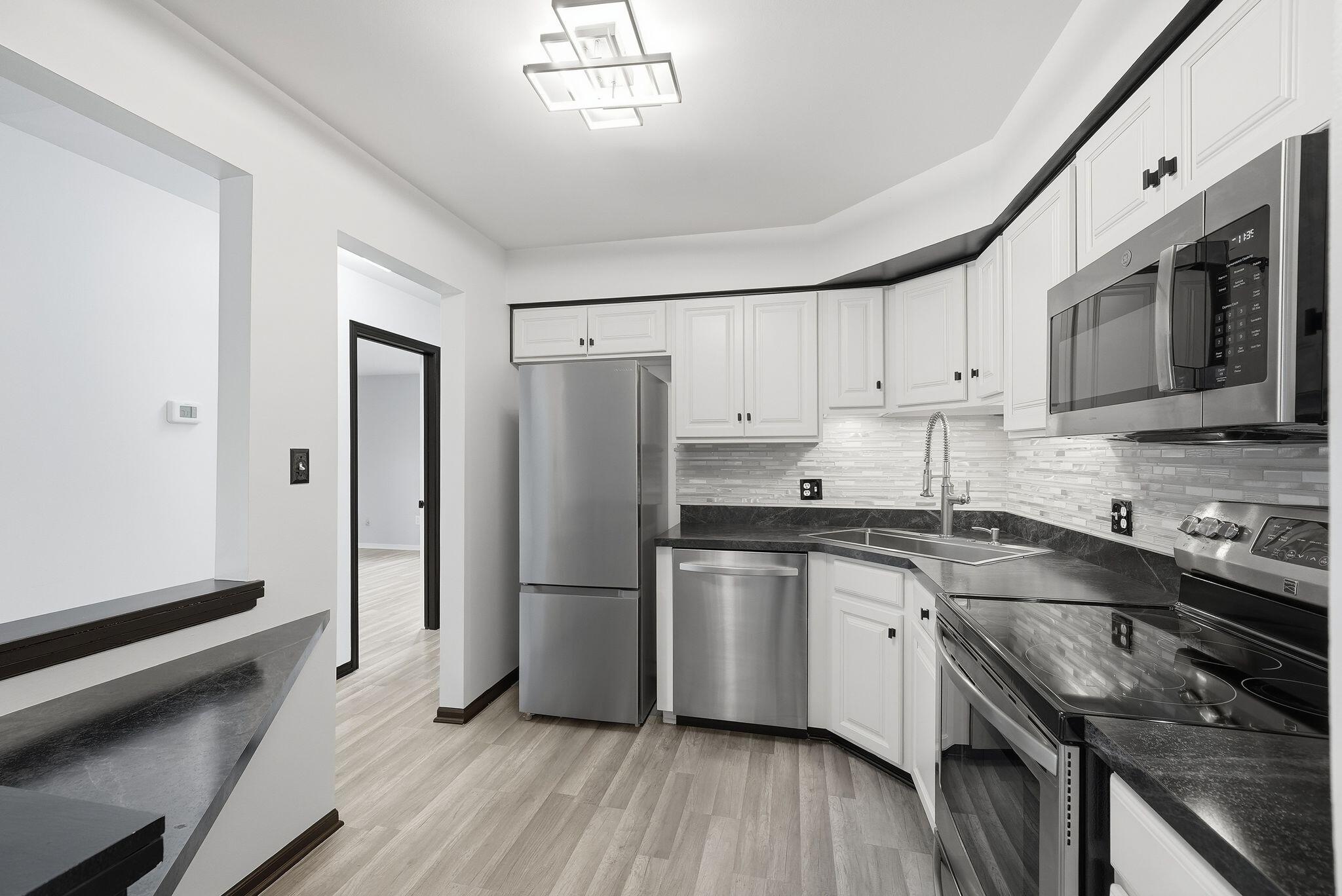 2023 West 45th Street, Unit 104 Highland, IN 46322 - Photo 10 of 22 2048x1368