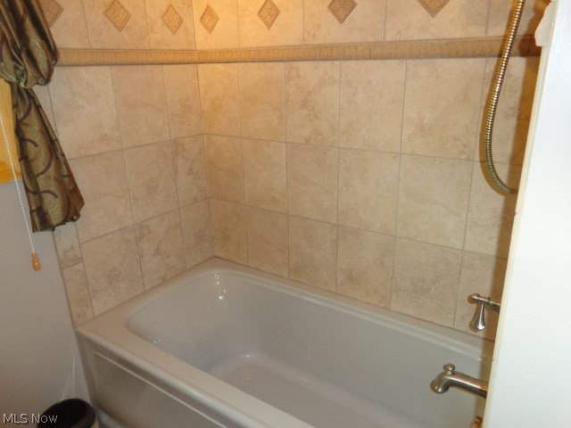 14360 Newton Road Cleveland, OH 44130 - Photo 22 of 33 Main Bathroom