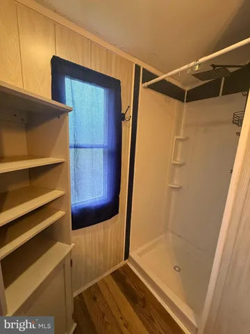 a view of walk in closet