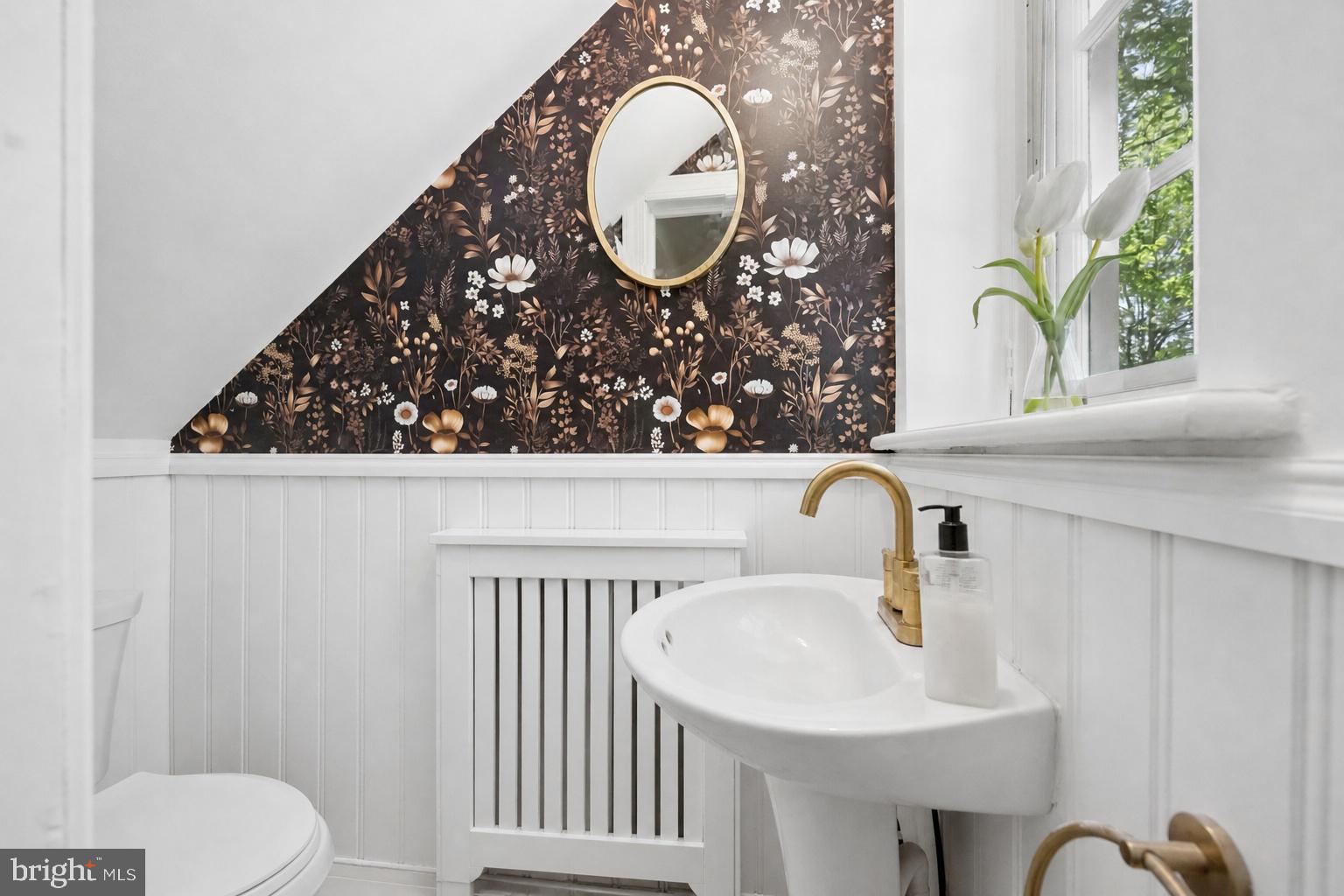405 Wynmere Road Wynnewood, PA 19096 - Photo 11 of 44 Powder room