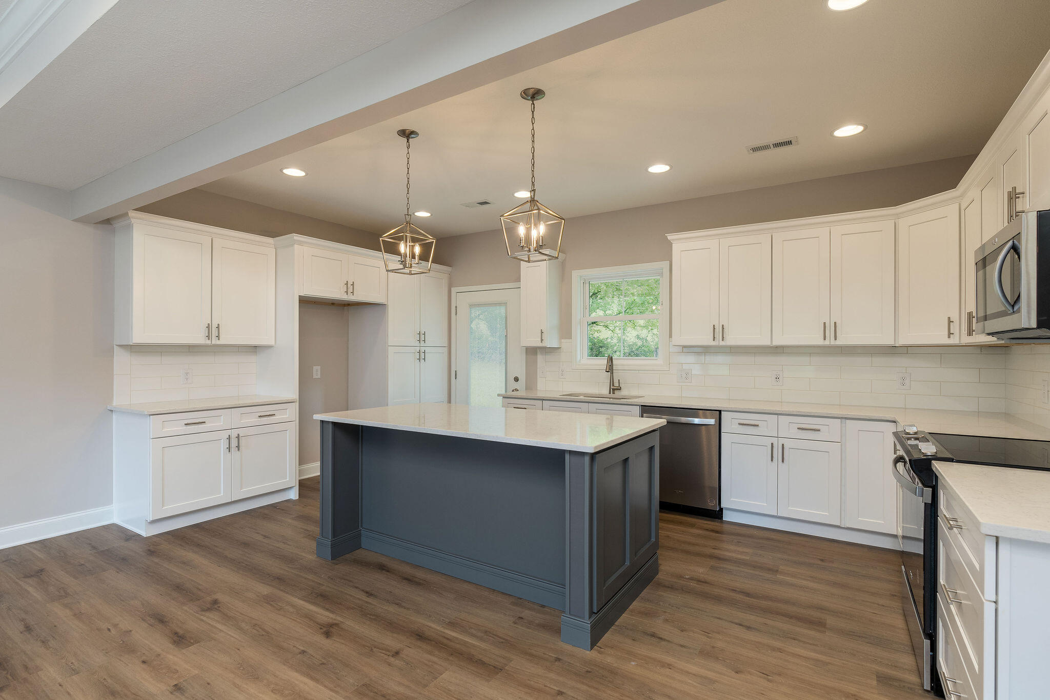 112 Ervin Loop Erwin, TN 37650 - Photo 4 of 20 DSC09299-Edit