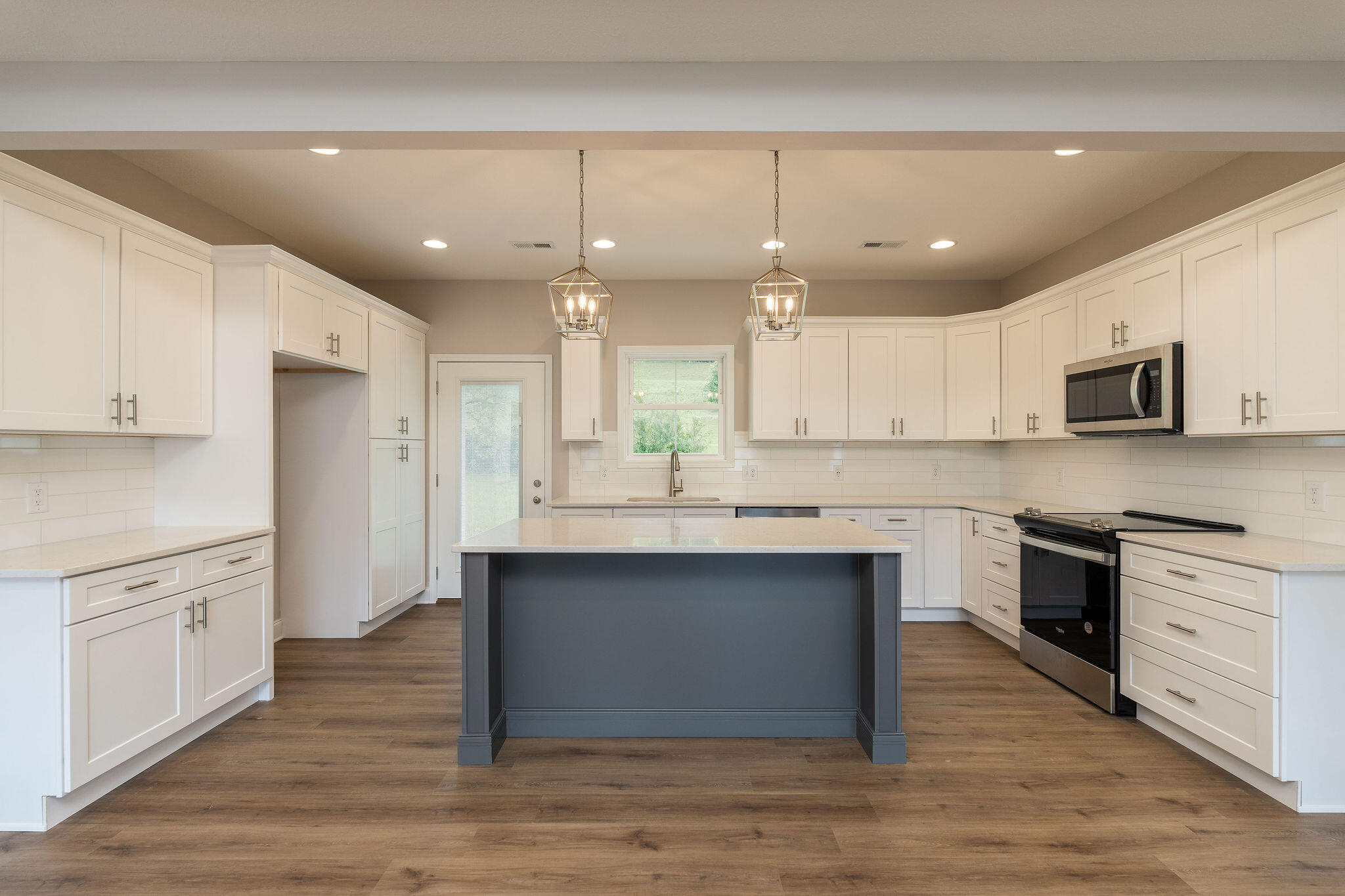 112 Ervin Loop Erwin, TN 37650 - Photo 5 of 20 DSC09288-Edit