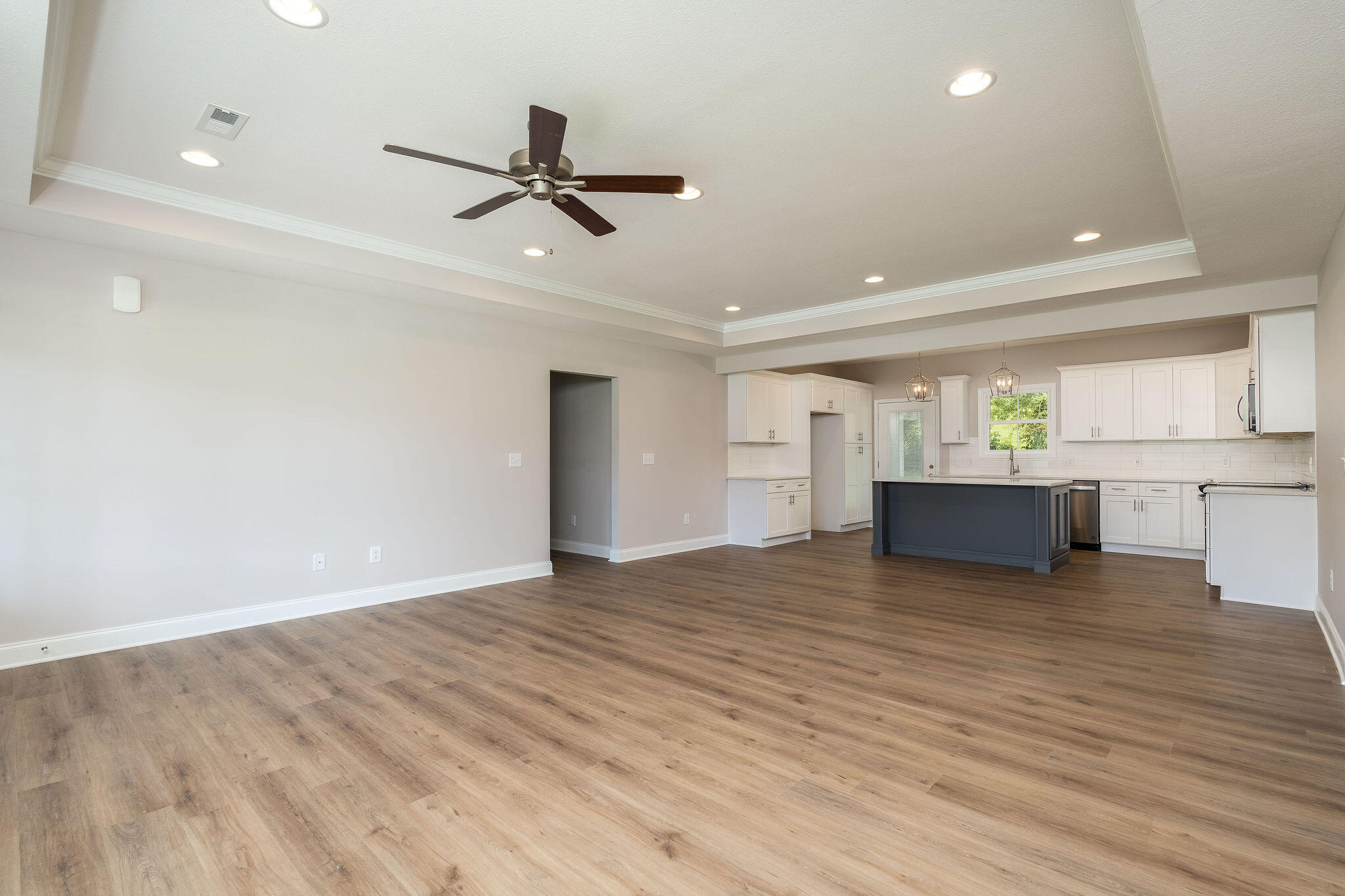 112 Ervin Loop Erwin, TN 37650 - Photo 8 of 20 DSC09244-Edit