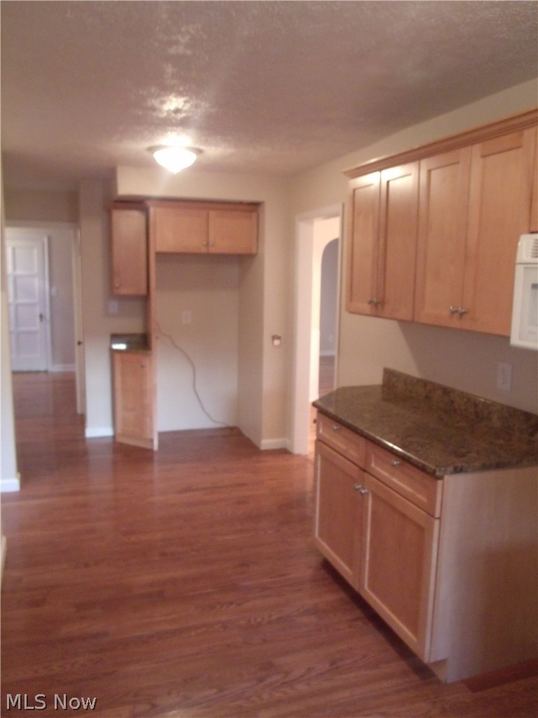 1144 Pennfield Road Cleveland, OH 44121 - Photo 15 of 35