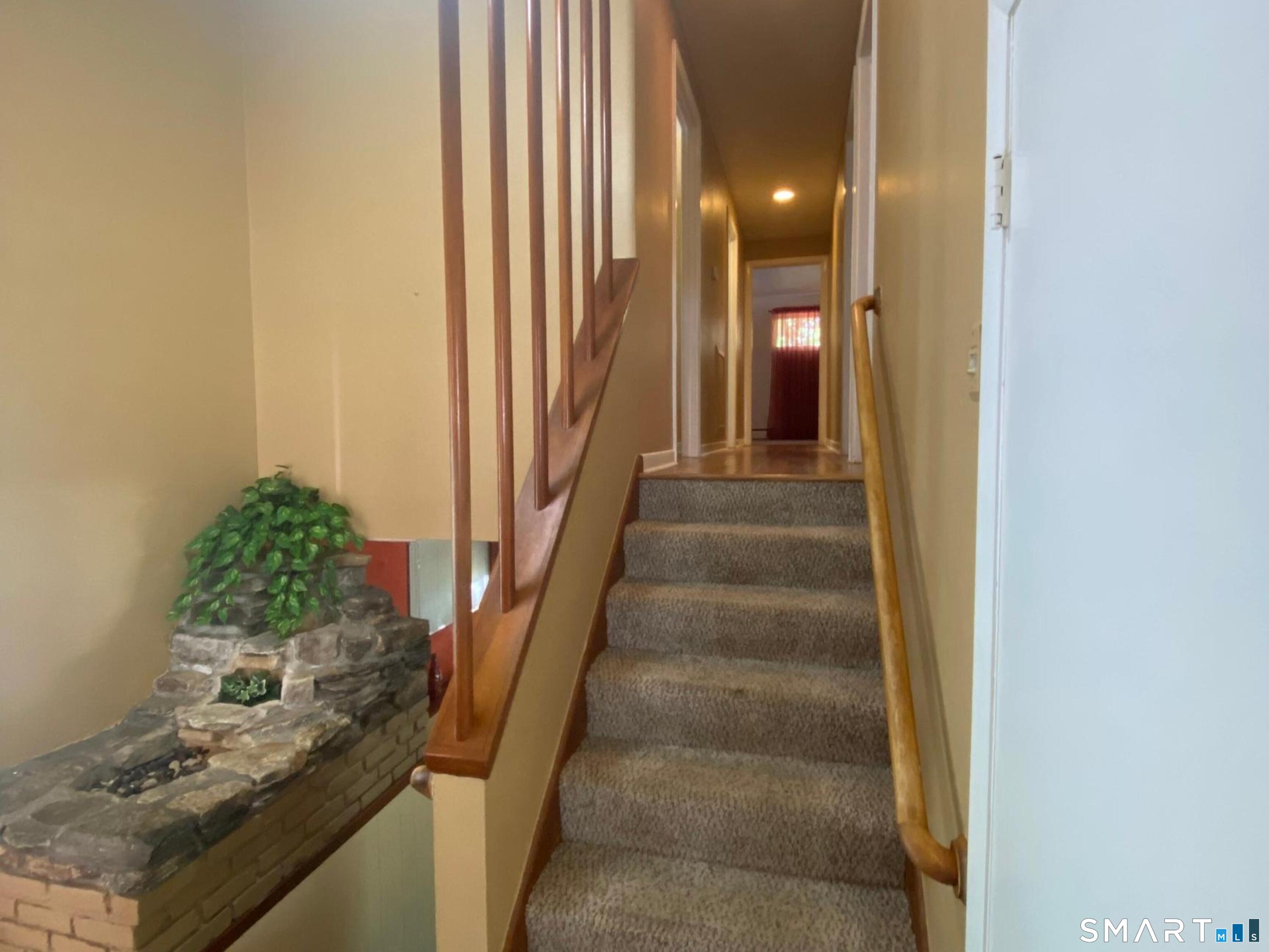 8 Commodore Street Norwich, CT 06360 - Photo 12 of 38