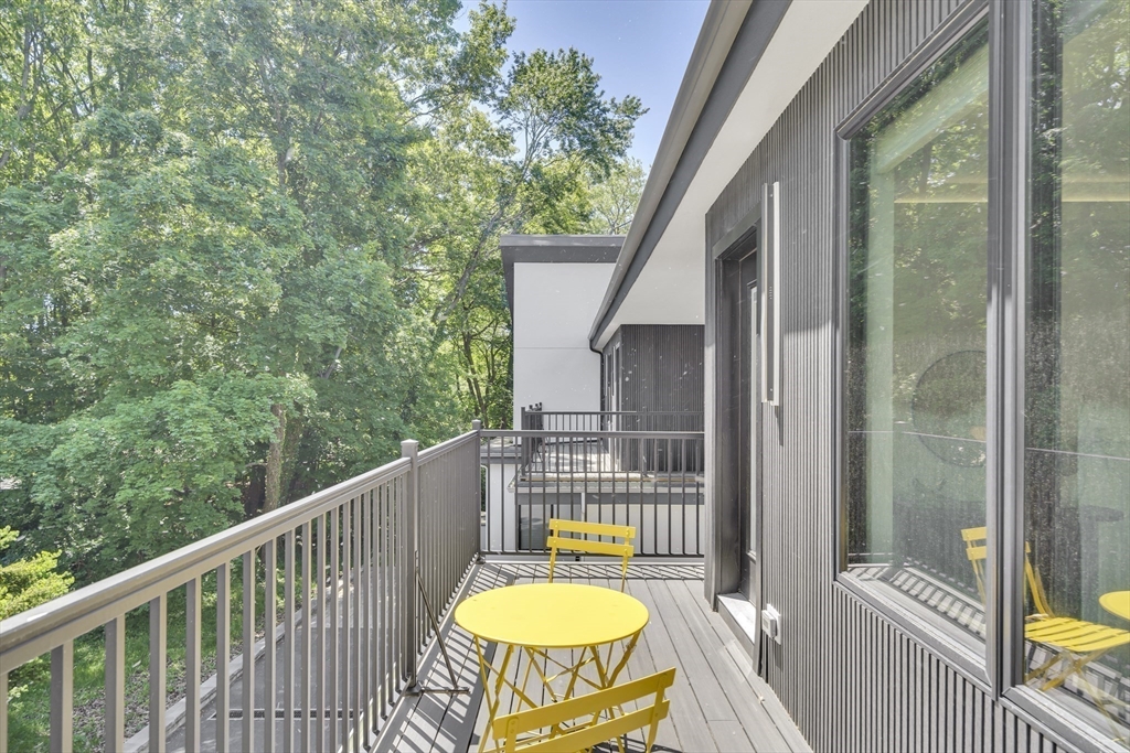 1242 Beacon Street Newton, MA 02468 - Photo 13 of 28
