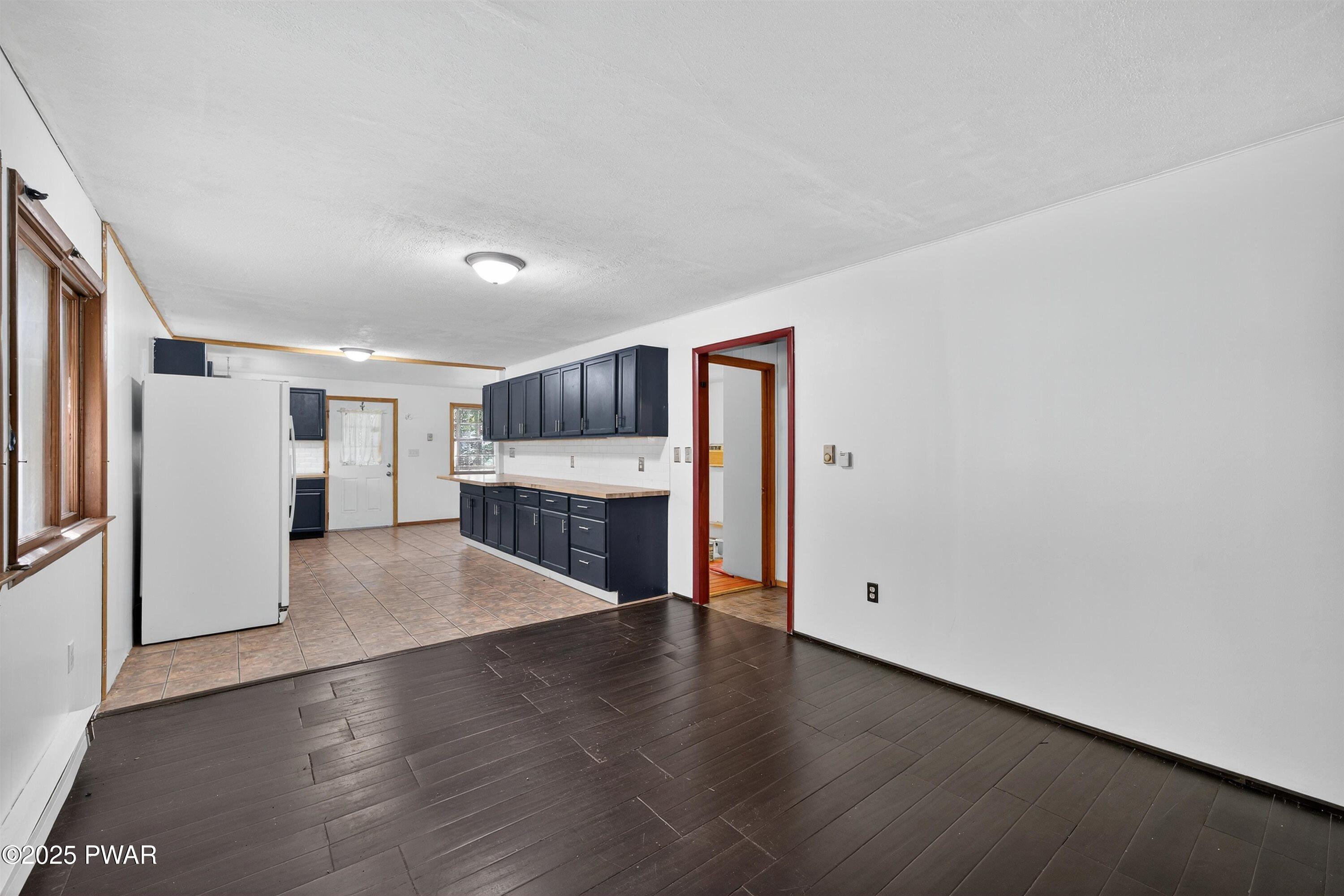 108 Hickory Road Dingmans Ferry, PA 18328 - Photo 7 of 25 07-HTV3008