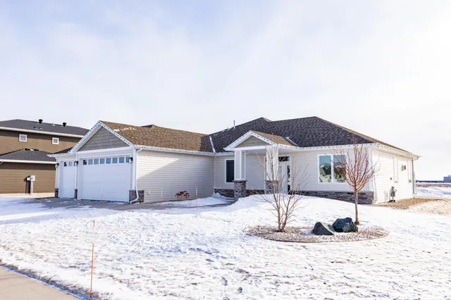 $600,000 | 4268 Pine Parkway South, Fargo, ND 58104