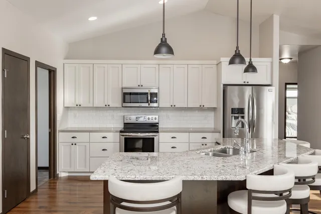 $600,000 | 4268 Pine Parkway South, Fargo, ND 58104