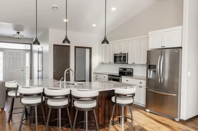 $600,000 | 4268 Pine Parkway South, Fargo, ND 58104