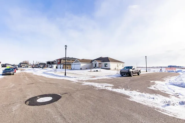 $600,000 | 4268 Pine Parkway South, Fargo, ND 58104