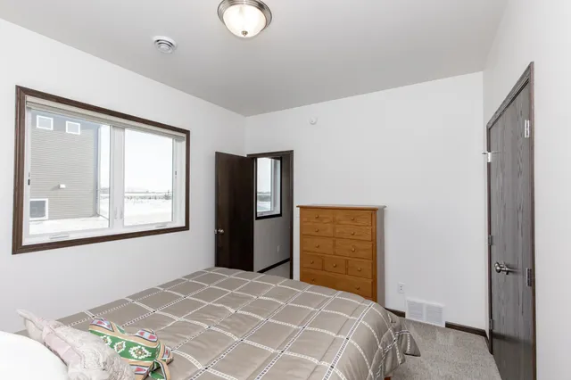 $600,000 | 4268 Pine Parkway South, Fargo, ND 58104