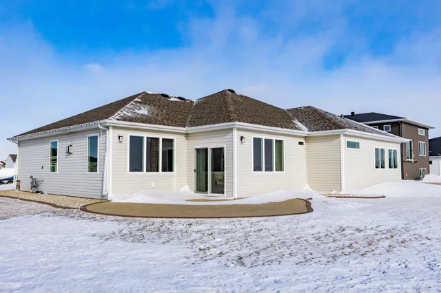 $600,000 | 4268 Pine Parkway South, Fargo, ND 58104